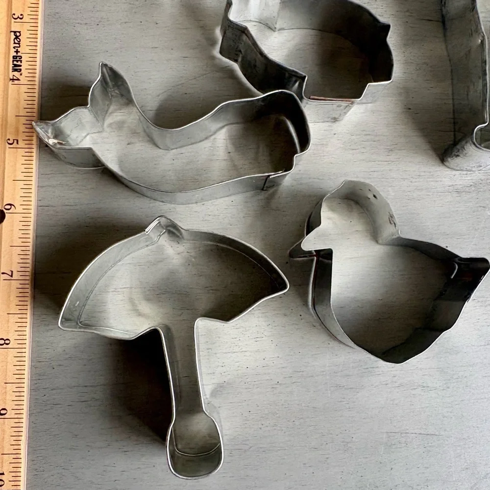 Large Lot of 30 VTG Cookie Cutters Baking Play-Doh Cake Hand Numbers Flag Duck